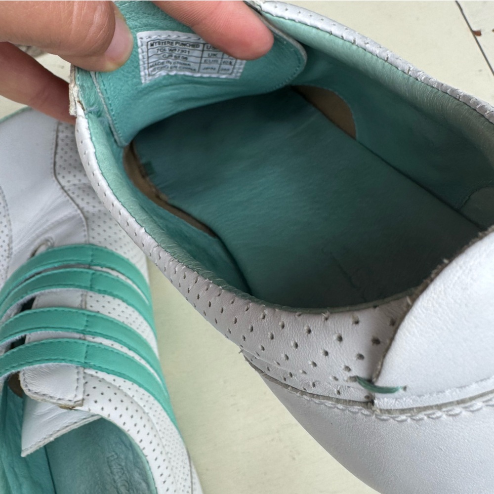 Lacoste Women’s White &Teal Perforated Preppy Y2K Sneakers Sz 9 Collegiate Prep - Picture 6 of 10